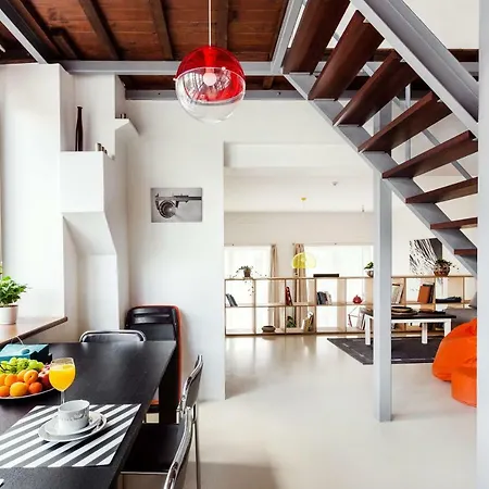 Bright & Unique 3 Floor Loft In Trendy Area Апартаменты Вильнюс